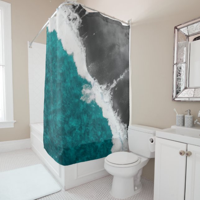 Rideaux De Douche Vagues turquoises Artsy modernes de plage d'océan (En situation)