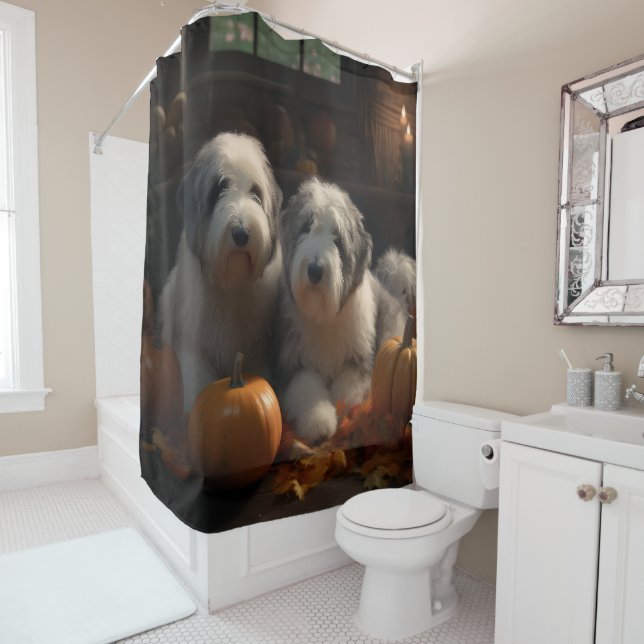 Rideaux De Douche Vieux anglais Sheepdog Chiot Chiot Automne Citroui (En situation)