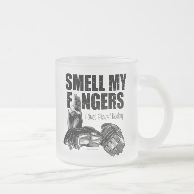Riechen Sie meine Finger (Hockey) Mattierte Glass- Mattglastasse (Rechts)