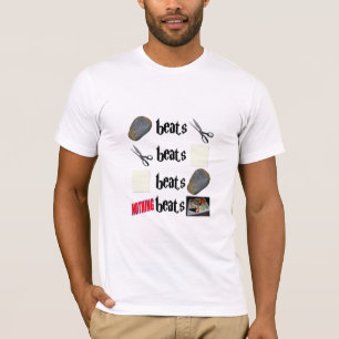 "Rien le T-shirt des hommes ne bat sushi"