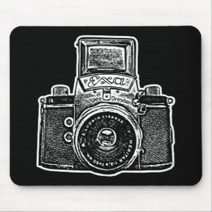Riesen-Kamera aus Ostdeutschland - Schwarzweiß Mousepad
