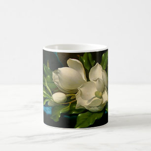 Riesige Magnolien auf einer blauen Kaffeetasse