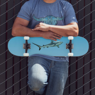 Riffhai - Abstrakte Gestaltung - Aus einem Foto au Skateboard