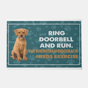 Ring Doorbell und führen Sie die Rhodesian Ridgeba Fußmatte