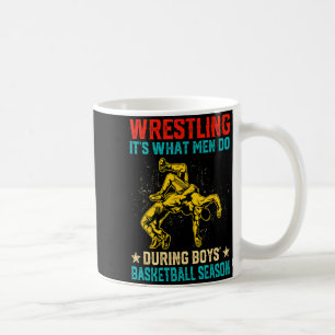 Ringen ist das, was Männer während Basketball der Kaffeetasse