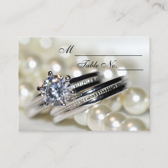 Rings and White Pearls Wedding Platzkarte (Vorderseite)