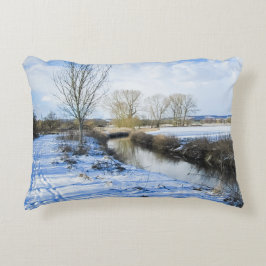 Riverside English Winter Walk - Personalisiert Dekokissen