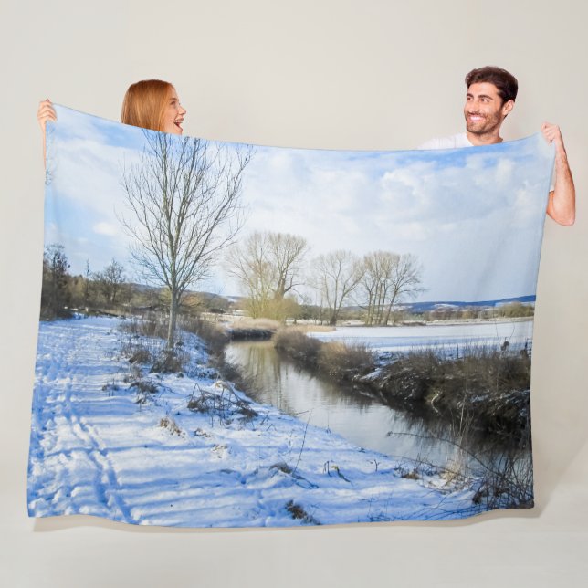 Riverside English Winter Walk - Personalisiert Fleecedecke (Beispiel)