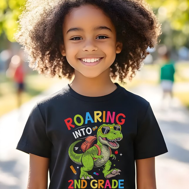 Roaring into 2nd Grade Dinosaur – Cool Back School T-Shirt (Von Creator hochgeladen)