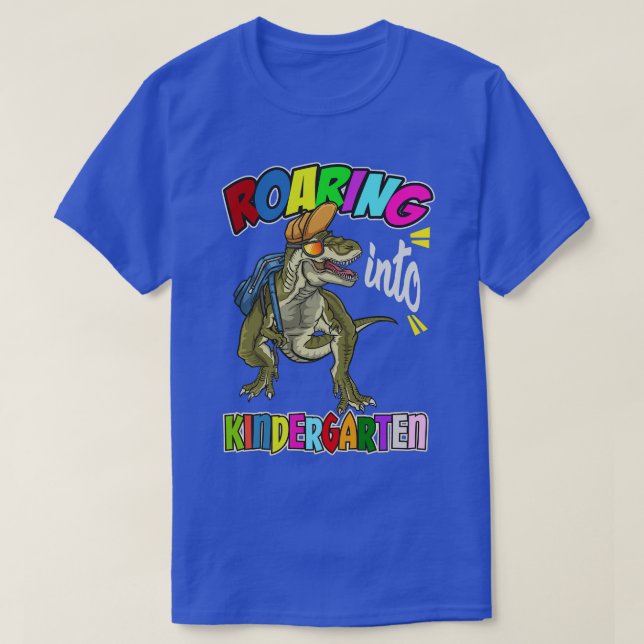 Roaring Kindergarten Dinosaurier Rucksack zurück z T-Shirt (Design vorne)