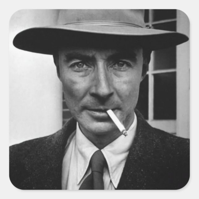 Robert Oppenheimer Smoking Photo Quadratischer Aufkleber (Vorderseite)