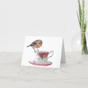 Robin sur une carte de note de tasse de thé