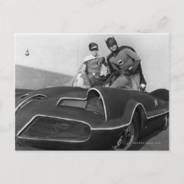 Robin und Batman Stehend in Batmobile Postkarte