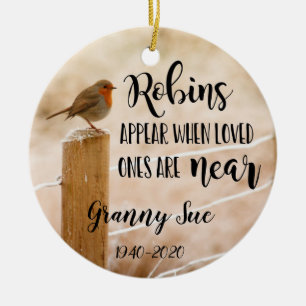 Robinen erscheinen, wenn die Angehörigen nahe am  Keramik Ornament