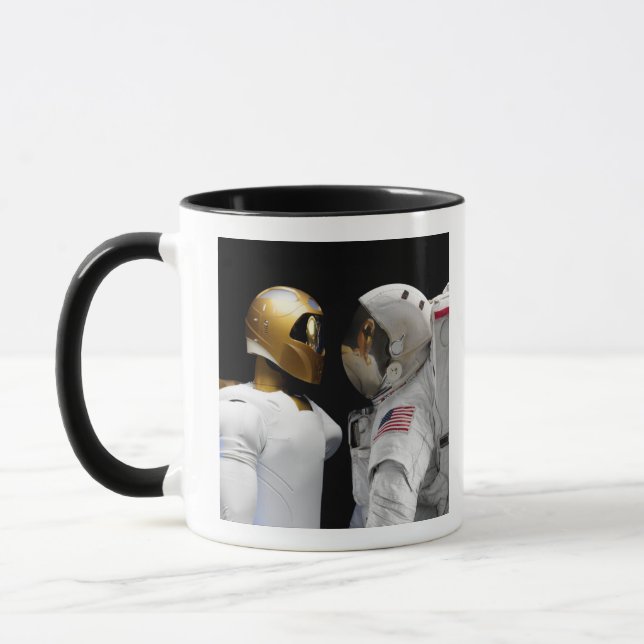 Robonaut 2, ein geschickter humanoider Astronauten Tasse (Links)