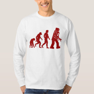 Roboter-Evolution des Mannes in Roboter T-Shirt