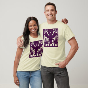 Roboter kämpfen gegen das Monster T-Shirt