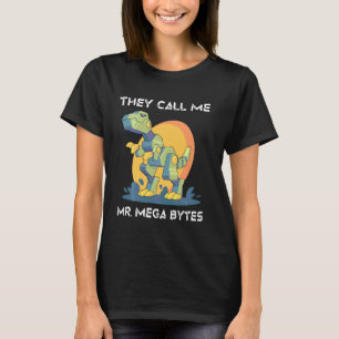 Roboter nennen sie mich Mega Bytes Dinosaur Scient T-Shirt
