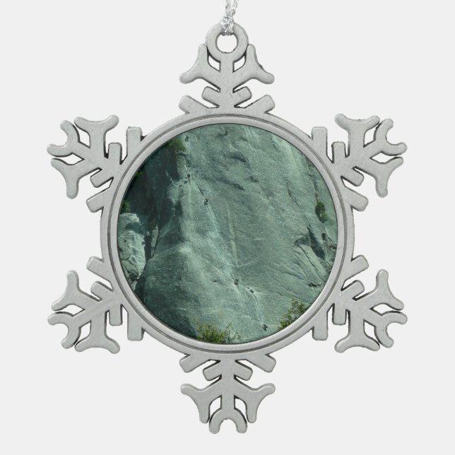 Rock Climbers auf El Capitan Schneeflocken Zinn-Ornament (Vorderseite)