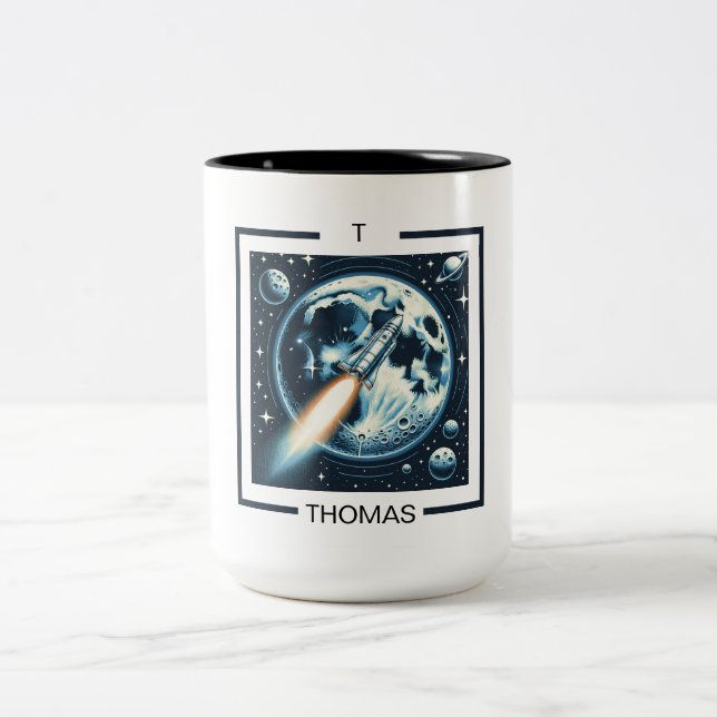 Rocket Moon Space Monogramm Zwei-Tone-Kaffeekocher Zweifarbige Tasse (Mittel)