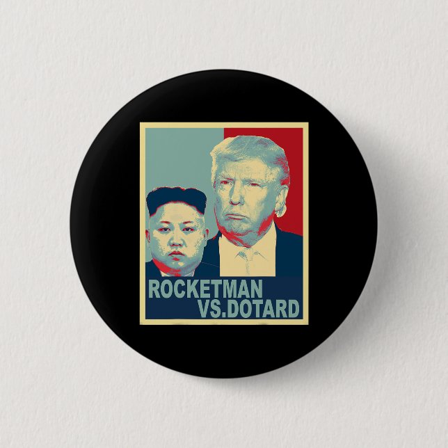 Rocketman gegen den senilen Kim Jong Un lustiger T Button (Vorderseite)