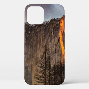 ROCKFORMATION MIT LAVA WÄHREND DES TAGES Case-Mate iPhone HÜLLE