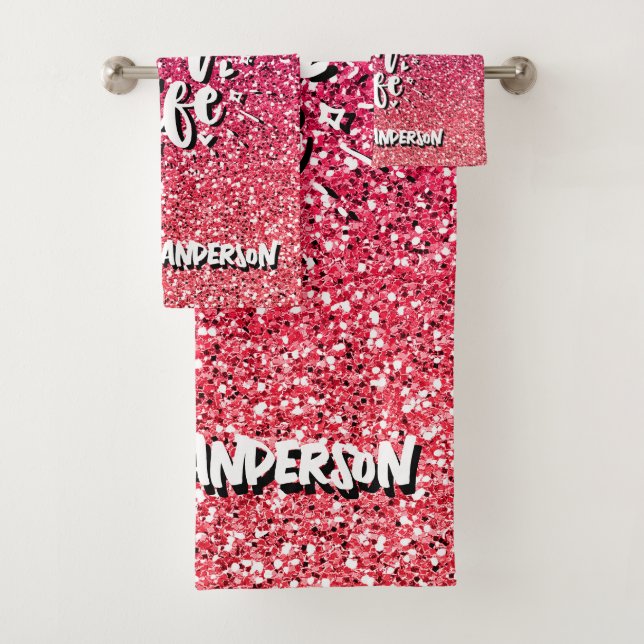 ROCKIN' that NANA LIFE CUSTOM TYPOGRAPHIE Badhandtuch Set (Insitu)