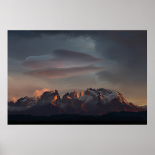 ROCKY BERG UNTER GRAU CLOUUUES POSTER