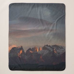 ROCKY BERG UNTER GRAU CLOUUUES SHERPADECKE
