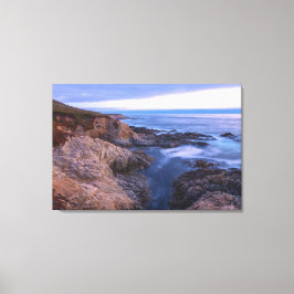 Rocky Coastline in Dusk Leinwanddruck