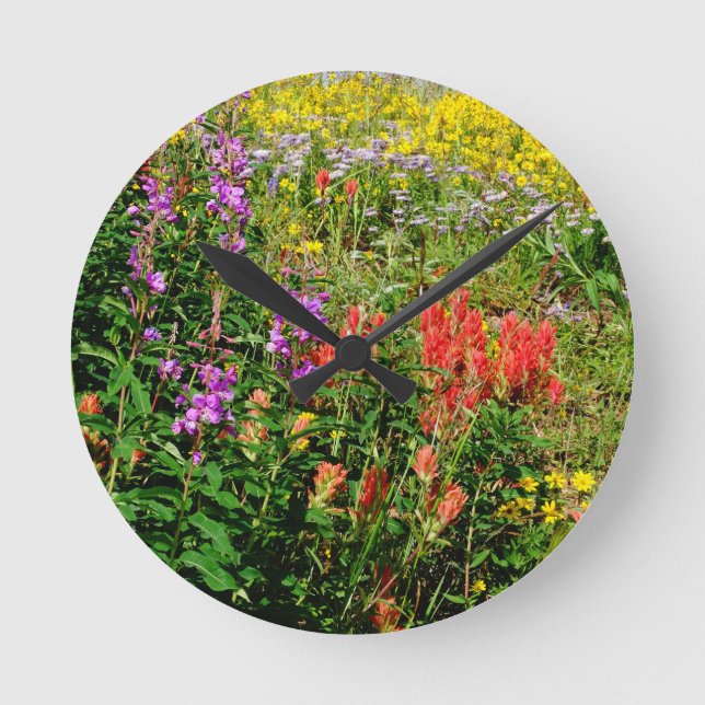 Rocky Mountain Wildflowers Runde Wanduhr (Vorderseite)