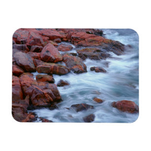 Rocky Shoreline with water, Kanada Magnet