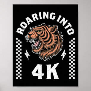 Rodeln in 4k Tiger zurück zur Schule Kind im Berei Poster