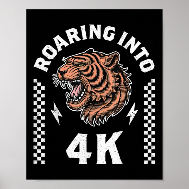 Rodeln in 4k Tiger zurück zur Schule Kind im Berei Poster (Vorne)
