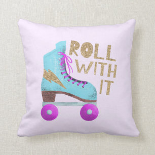 ROLL WITH IT Retro-Rollschuh Kissen