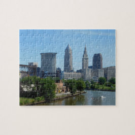 Rollen Clevelands, Ohio auf dem Fluss-Puzzlespiel
