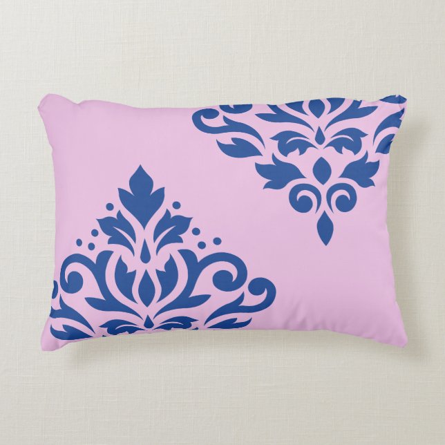 Rollen Damask Art I Blue on Pink Dekokissen (Vorderseite)
