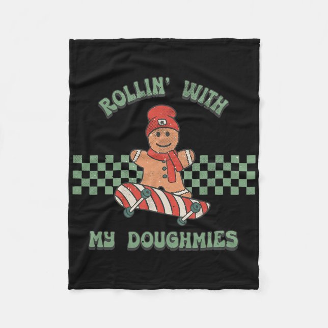 Rollin With My Doughmies Retro Gingerbread Man Ska Fleecedecke (Vorderseite)