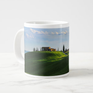 Rolling Hill in der Nähe von Asciano, Toskana Jumbo-Tasse