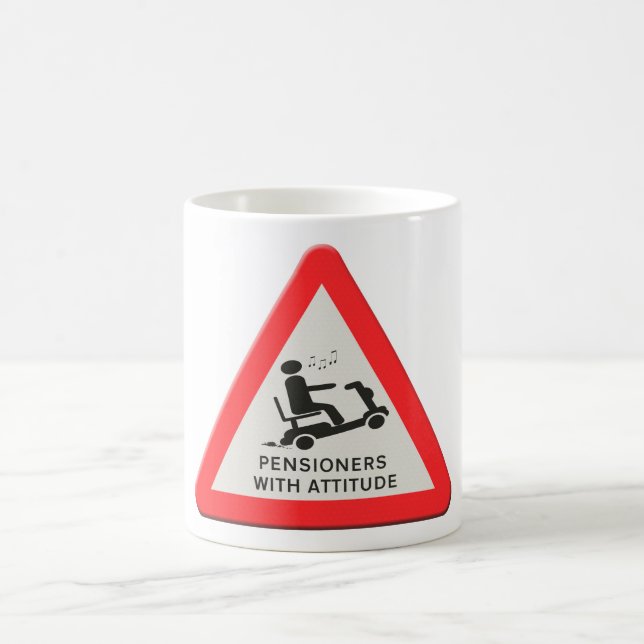 Rollstuhl. Rentner mit Haltung.  Kaffeetasse (Mittel)