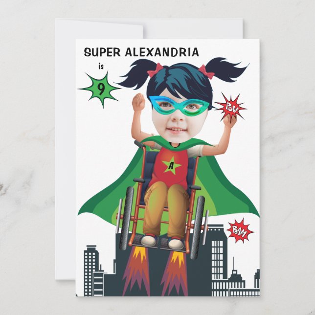 Rollstuhl Superhero Girl 💥 Flying Hero Birthday Einladung (Vorderseite)
