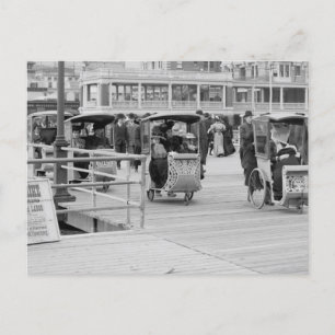 Rollstühle auf dem Boardwalk Postkarte