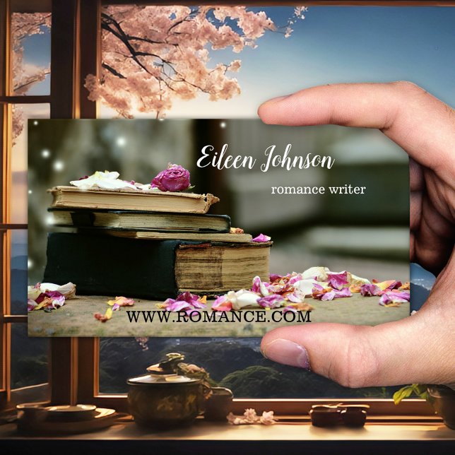 Romance Writer ou auteur Carte de visite (Business card showing books with rose petals and sprinkles of magic. Beautiful for a romance author)