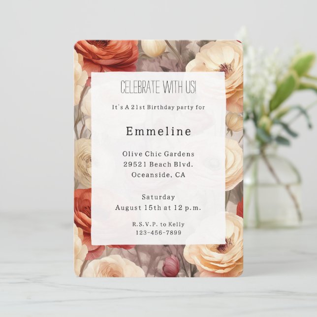 Romantic Burgundy Red Cream Floral Birthday   Einladung (Stehend Vorderseite)