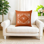 Romantic Burnt Orange Shabby Chic Mr Mrs Wedding Kissen<br><div class="desc">Das Kopfkissendesign "Mr & Mrs." besticht durch ein wunderschönes Aquarellbild mit weißem Blumenrahmen auf einem warmen, orangefarbenen Hintergrund. Der Nachname und das besondere Datum des Paares können leicht angepasst werden. Dieses Kissen ist ein herzliches und bedeutsames Geschenk für die Wohngestaltung von Neuvermählten, das den Beginn ihrer gemeinsamen Reise symbolisiert.</div>