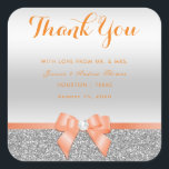 Romantic Coral Bow & Silver Glitzer Vielen Dank Quadratischer Aufkleber<br><div class="desc">Elegante funkelnd Hochzeit danke Ihnen Aufkleber mit einem klassischen romantischen Korallenbogen und Band-Bild auf einem hübsch glänzenden silbernen Glitzer und Silbergradientenhintergrund. Der gesamte Text ist vollständig an Ihre Bedürfnisse angepasst. Wenn Sie Hilfe benötigen, um Ihr Produkt anzupassen oder passende Produkte wünschen, kontaktieren Sie mich bitte über meinen Shop und ich...</div>
