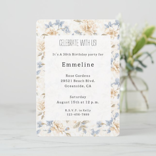 Romantic Cream Floral Blue Leaves Birthday Einladung (Stehend Vorderseite)