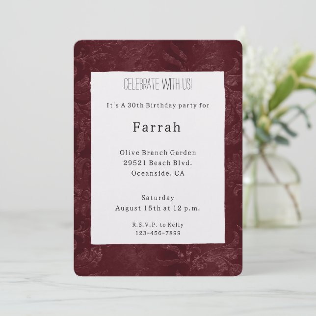 Romantic Deep Red Burgundy Floral Birthday   Einladung (Stehend Vorderseite)