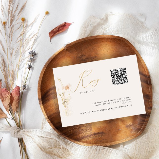 Romantic Gold Blush Pressé Fleurs code QR RSVP (Créateur téléchargé)