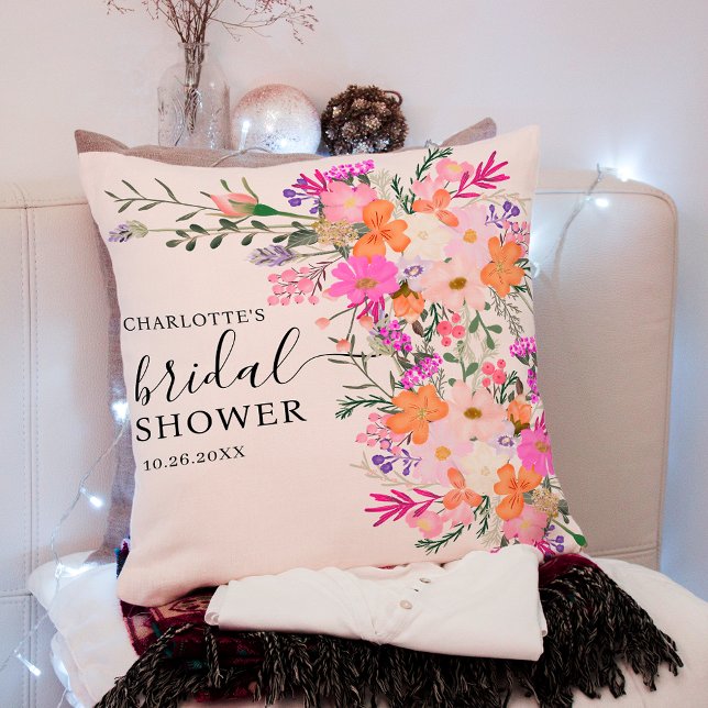 Romantic pastel wild flowers spring bridal shower kissen (Romantic pastel wild flowers spring bridal shower throw pillow)
